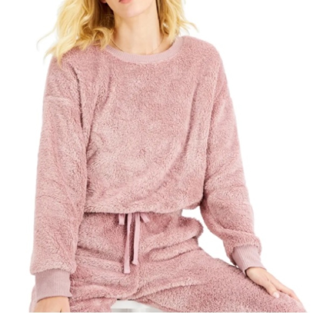 NWT Hippie Rose Junior’s Plush Long‎ Sleeve Sweatshirt Small Mauve